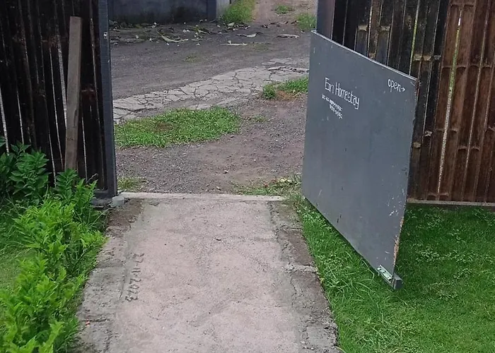 ホームステイ Giri アメッド